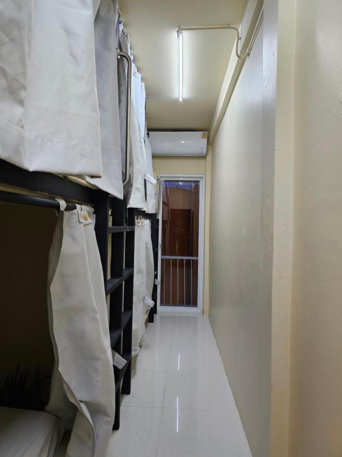 Luca Hostel Бангкок Екстер'єр фото