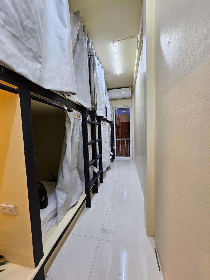 Luca Hostel Бангкок Екстер'єр фото