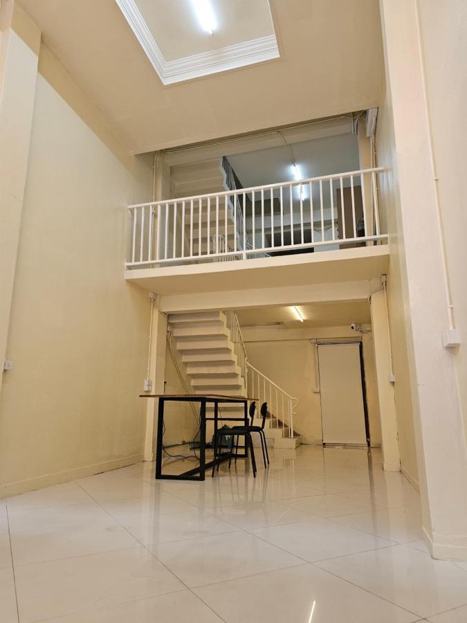 Luca Hostel Бангкок Екстер'єр фото