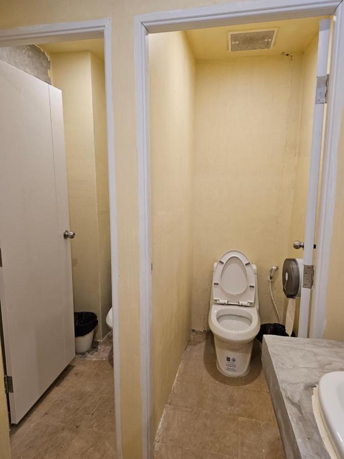 Luca Hostel Бангкок Екстер'єр фото
